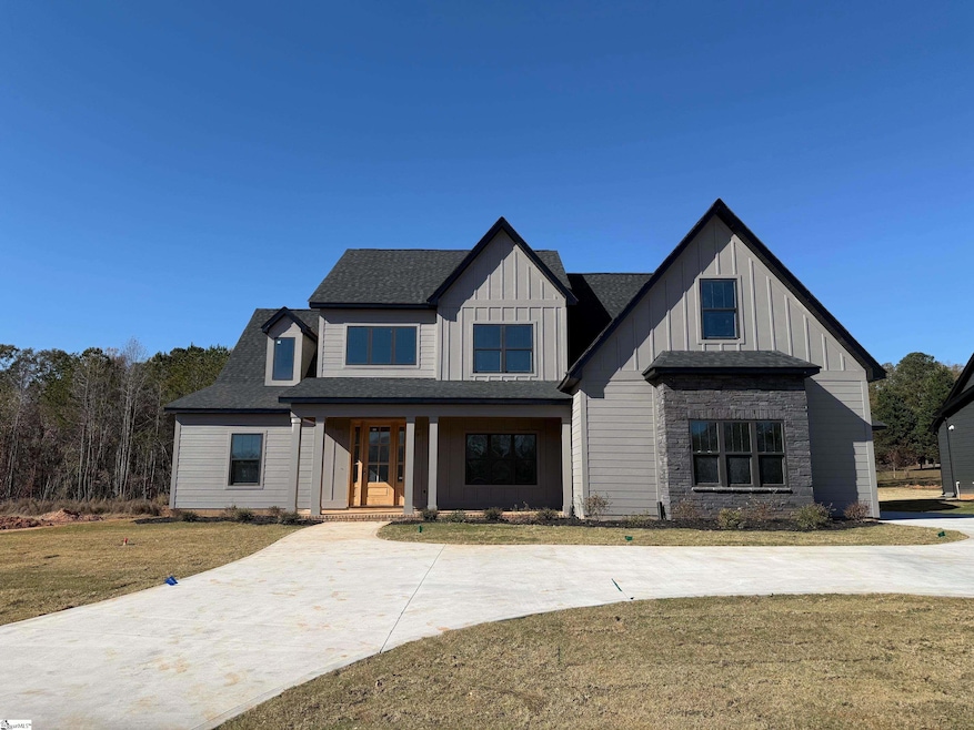 4058 Hollybank Dr, Spartanburg, SC 29303 - photo 1