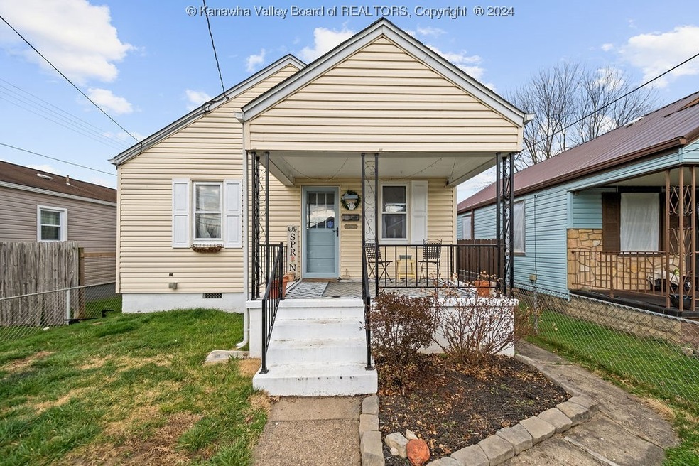 403 20th St, Dunbar, WV 25064 - photo 1