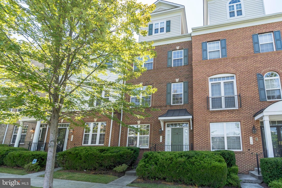 509 Touchdown Dr, Hyattsville, MD 20785 - photo 1