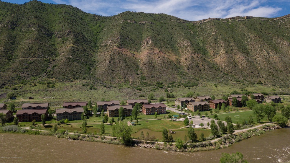 511 Riverview 1406 drone