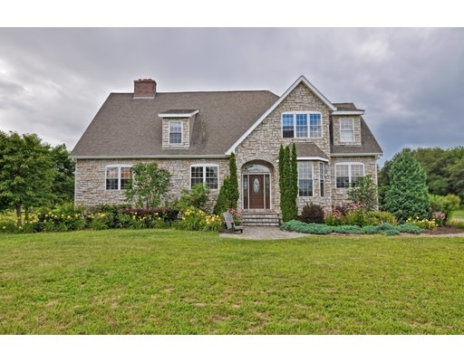 201 Elm St, Blackstone, MA 01504 - photo 1