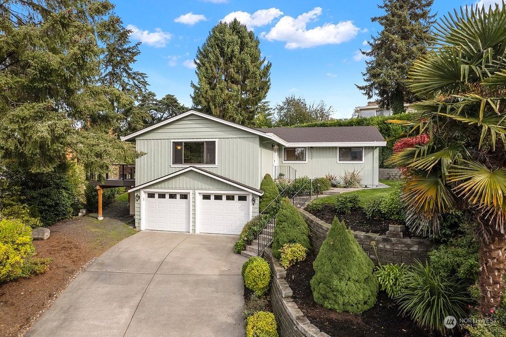 8030 SE 37th Place, Mercer Island, WA 98040 - photo 1