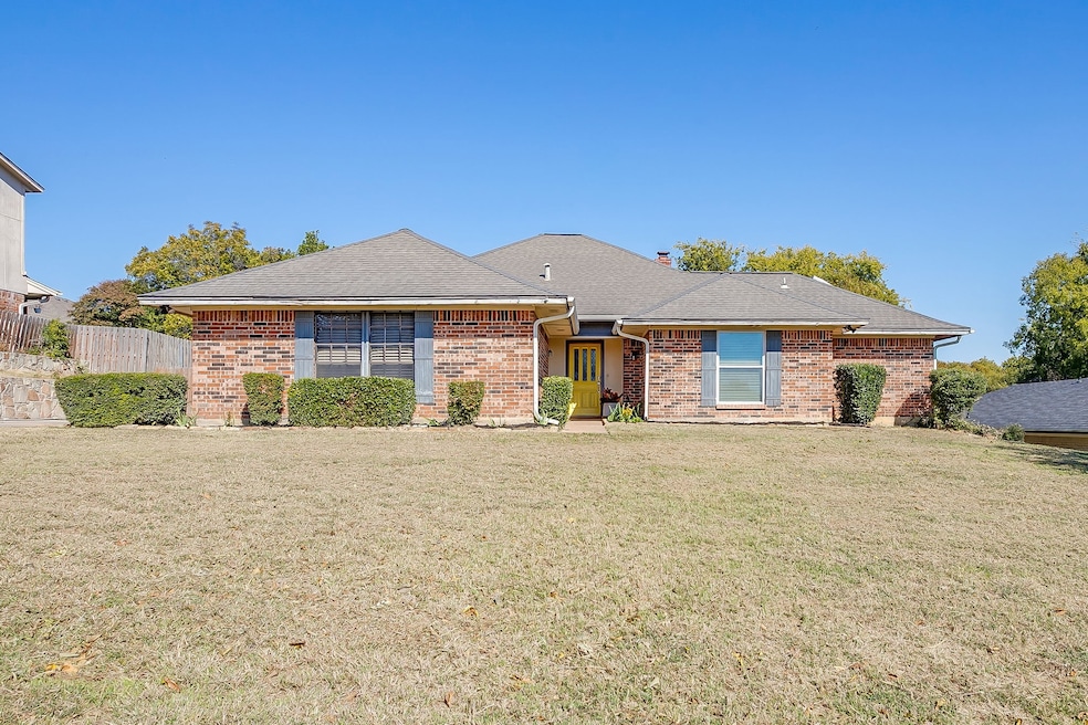 7512 Westwind Ct, Fort Worth, TX 76179 - photo 1