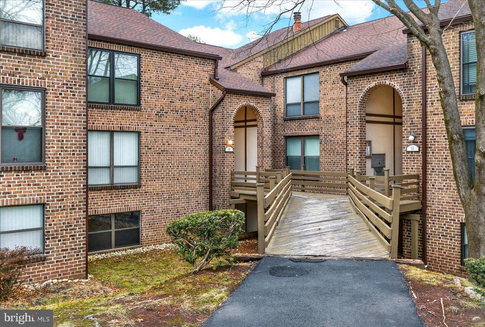 10D Fairway Rd, Reading, PA 19607 - photo 1