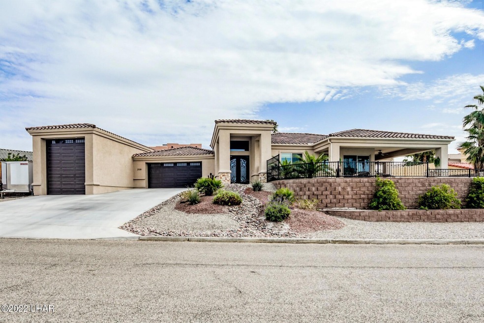 L 2130PalmerDrHDR_01