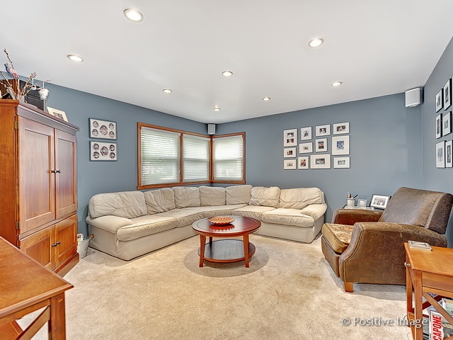 880 S Kent Ave, Elmhurst, IL 60126 - photo 1