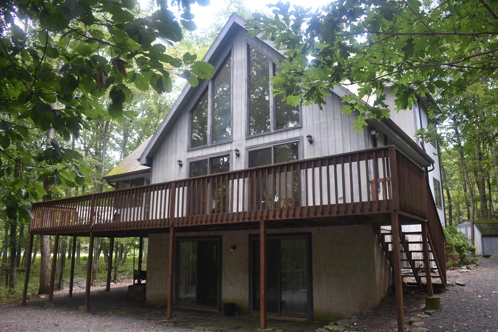 111 Surrey Dr, Hawley, PA 18428 - photo 1