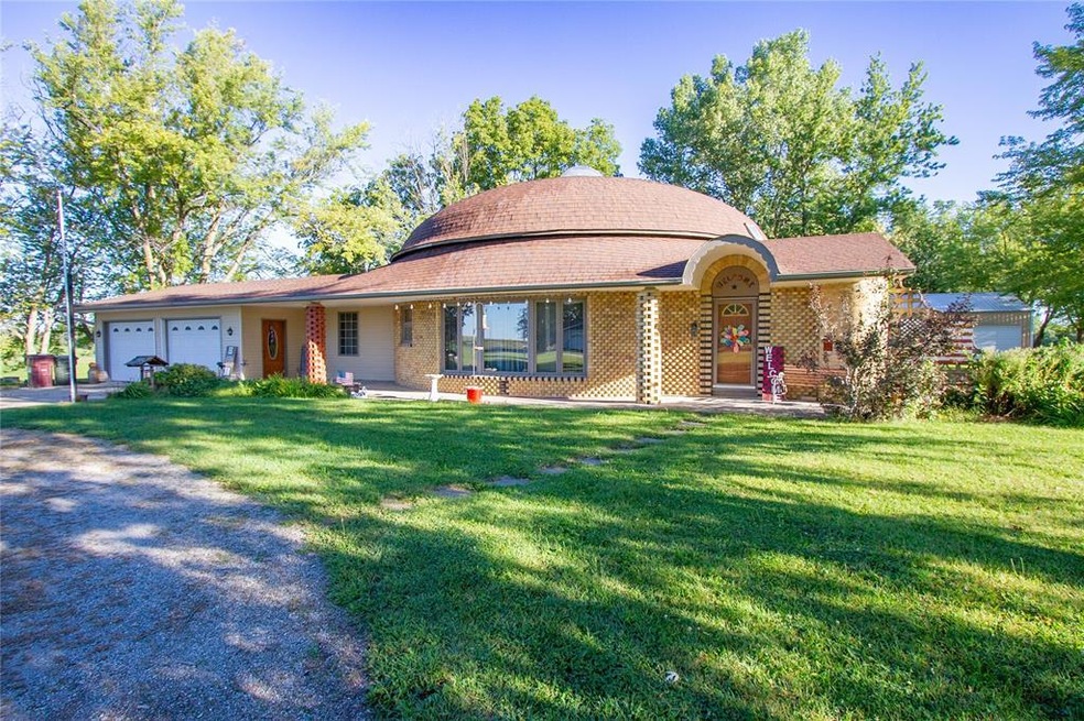 395 223rd Place, Pella, IA 50219 - photo 1