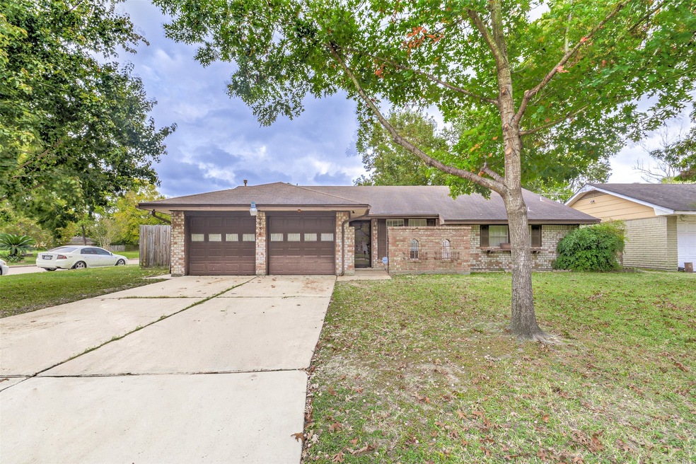 9834 Jaywood Dr, Houston, TX 77040 - photo 1