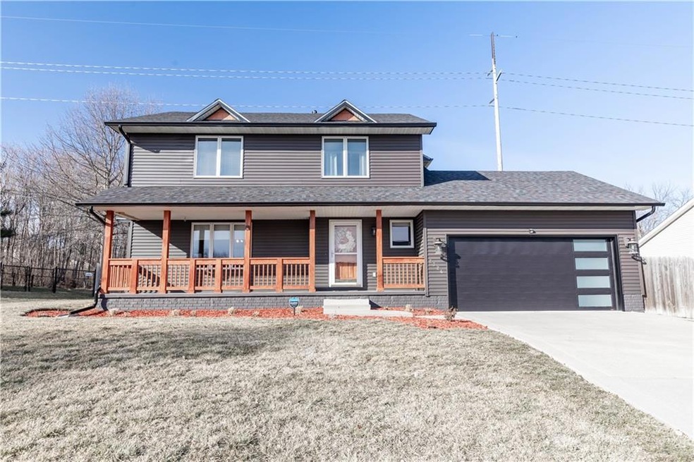 2324 E Marion St, Des Moines, IA 50320 - photo 1