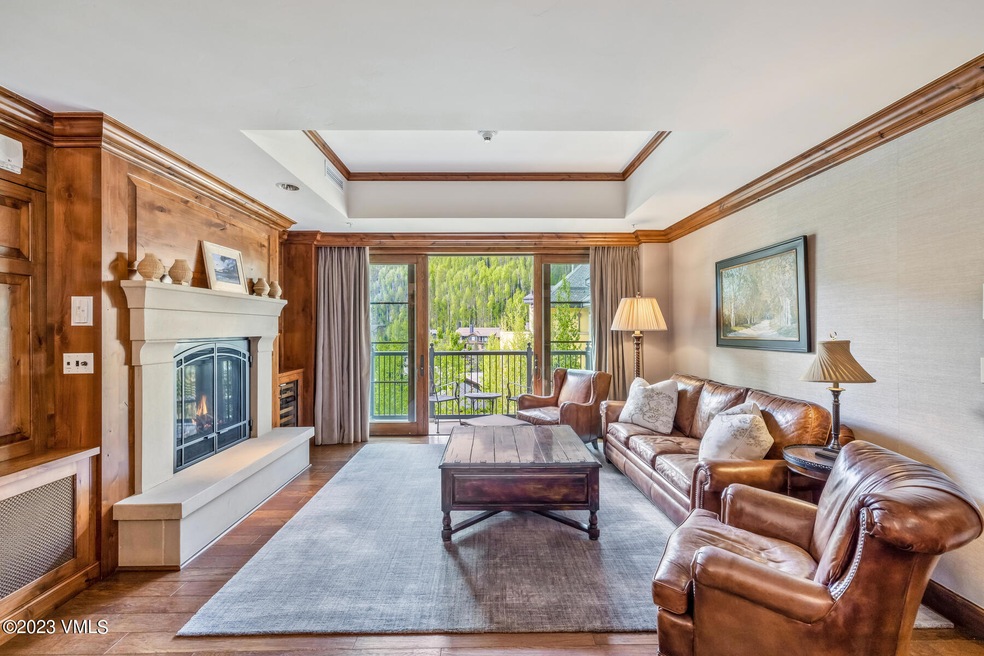 Ritz-Carlton Residence 411