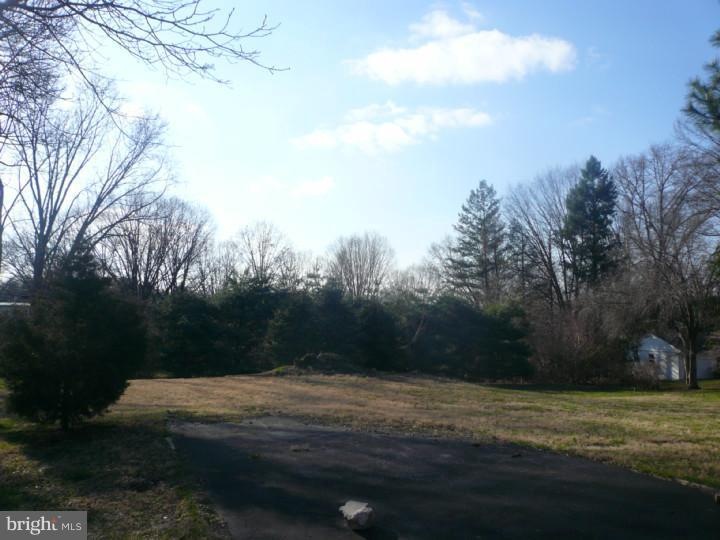 1536 Rose Virginia Rd, Wyomissing, PA 19610 - photo 1