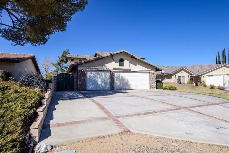 18256 Deauville Dr, Victorville, CA 92395 - photo 1