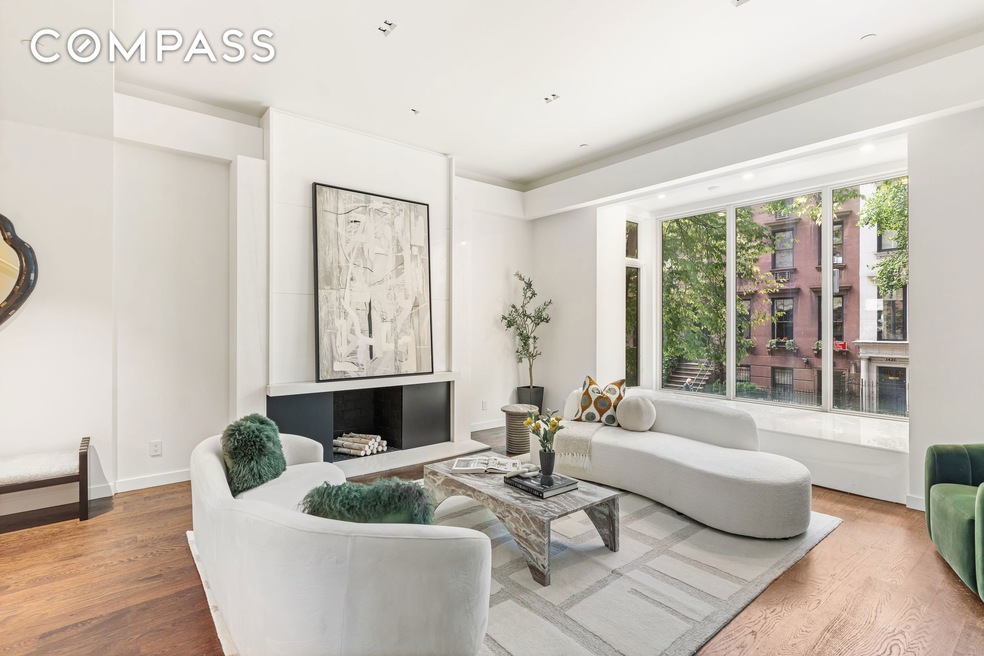 135 E 38th St, New York, NY 10016 - photo 1