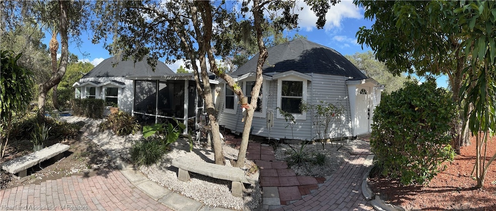 414 Holmes Ave, Lake Placid, FL 33852 - photo 1