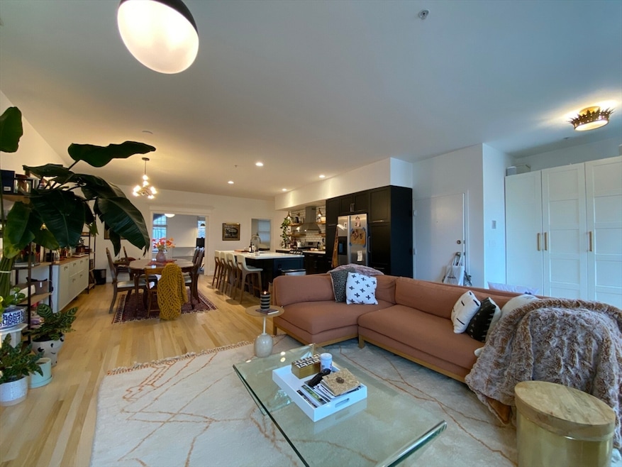 877 Harrison Ave unit 5, Boston, MA 02118 - photo 1