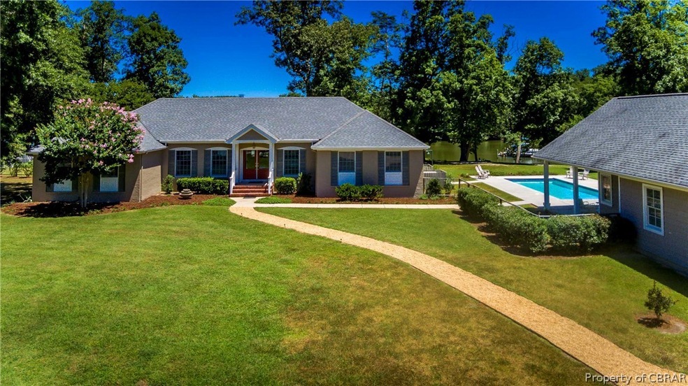 Front View of Home.