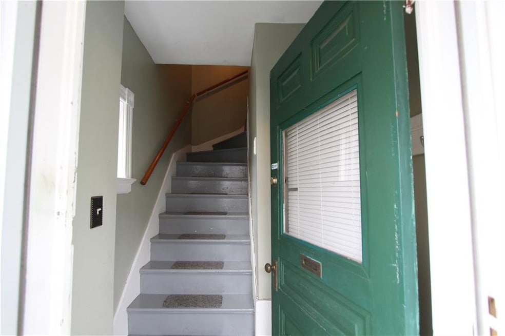 28 Mcallister St unit 2, Newport, RI 02840 - photo 1