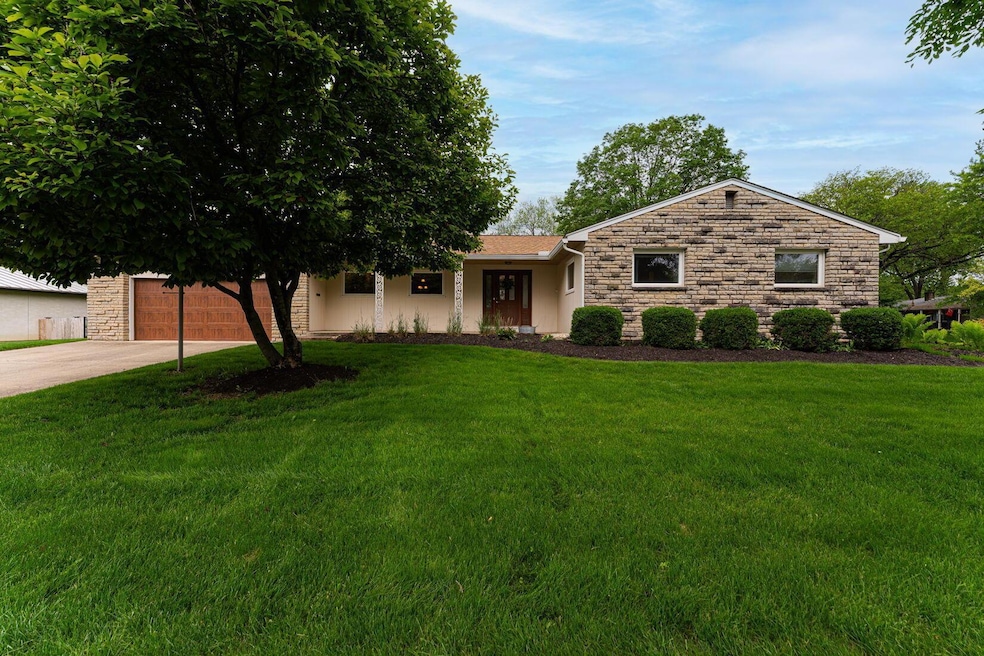 1-web-or-mls-Tracey Thayer - 4015 Mountv