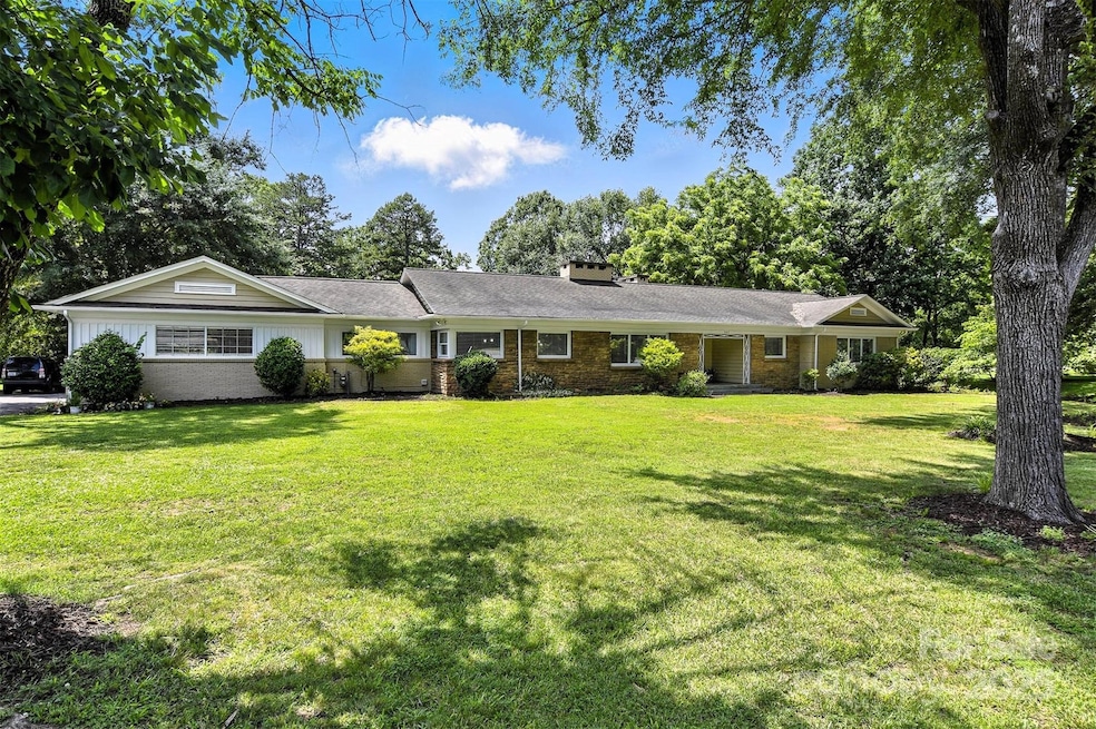 3127 N Center St, Hickory, NC 28601 - photo 1