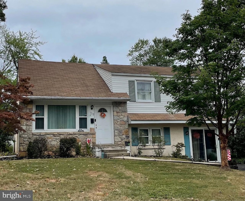 712 Abbey Ln, Lansdale, PA 19446 - photo 1