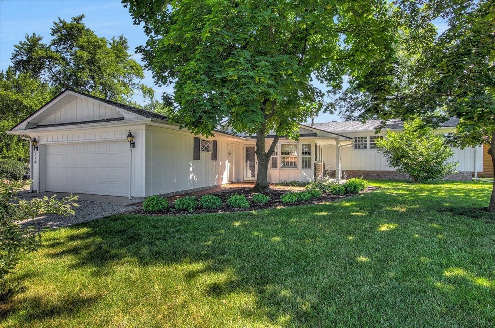 636 E Burrell Dr, Crown Point, IN 46307 - photo 1