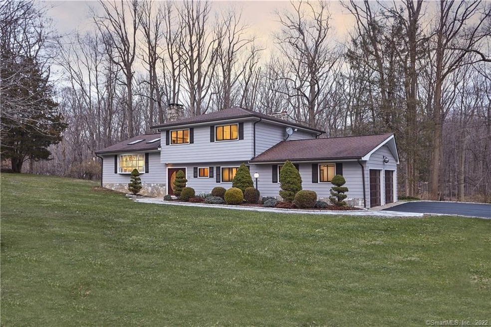 120 Spring Hill Rd, Fairfield, CT 06824 - photo 1