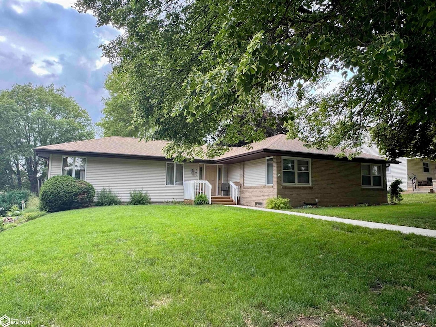 707 E Division St, Audubon, IA 50025 - photo 1