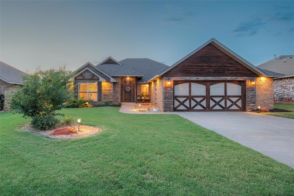 1013 Desiree Place, Moore, OK 73160 - photo 1