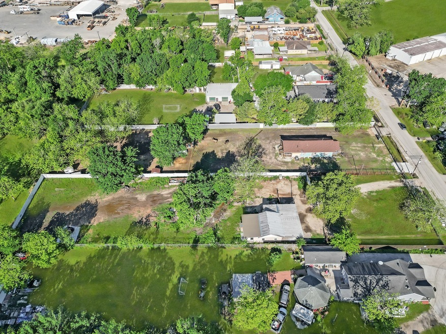 1718 Skinner Rd, Houston, TX 77093 - photo 1