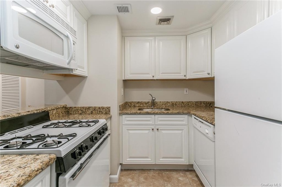 77 Lime Kiln Rd unit 1C, Tuckahoe, NY 10707 - photo 1