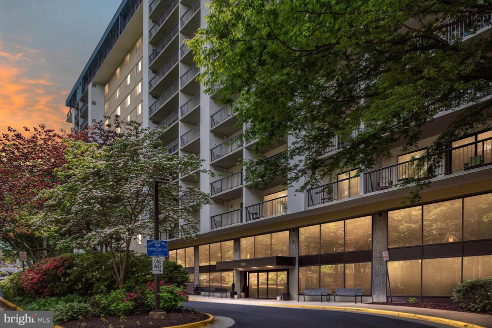 Lakeside Plaza Condominium unit 318, Baileys Crossroads, VA 22041 - photo 1