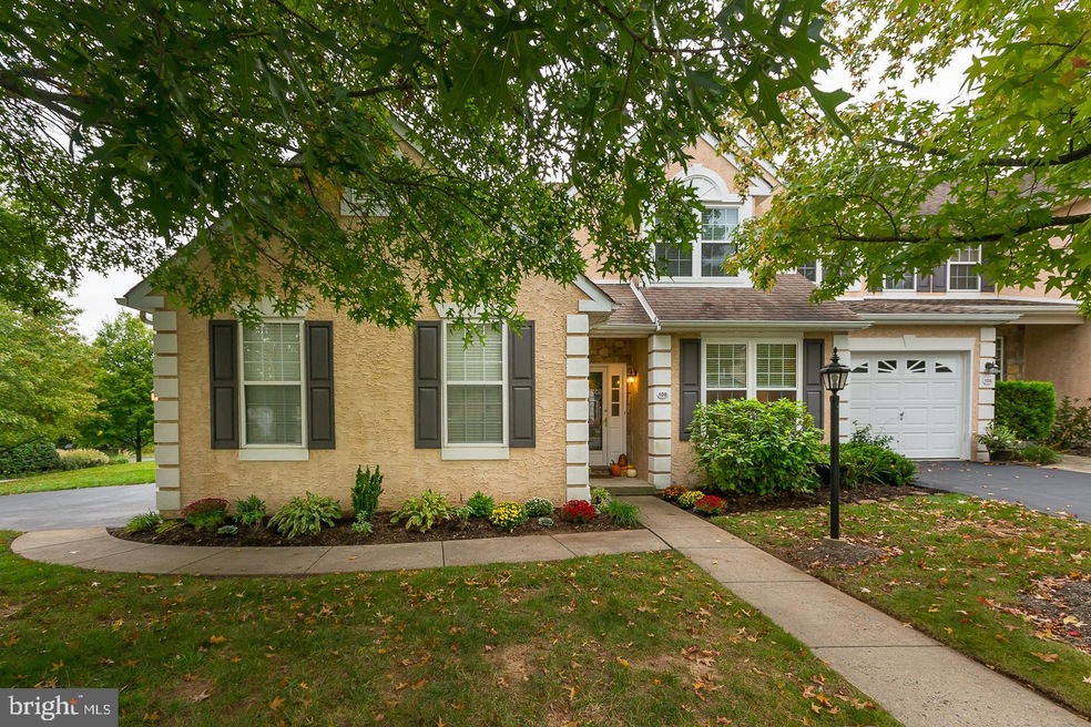 108 Wheatsheaf Ln unit 38, Norristown, PA 19403 - photo 1