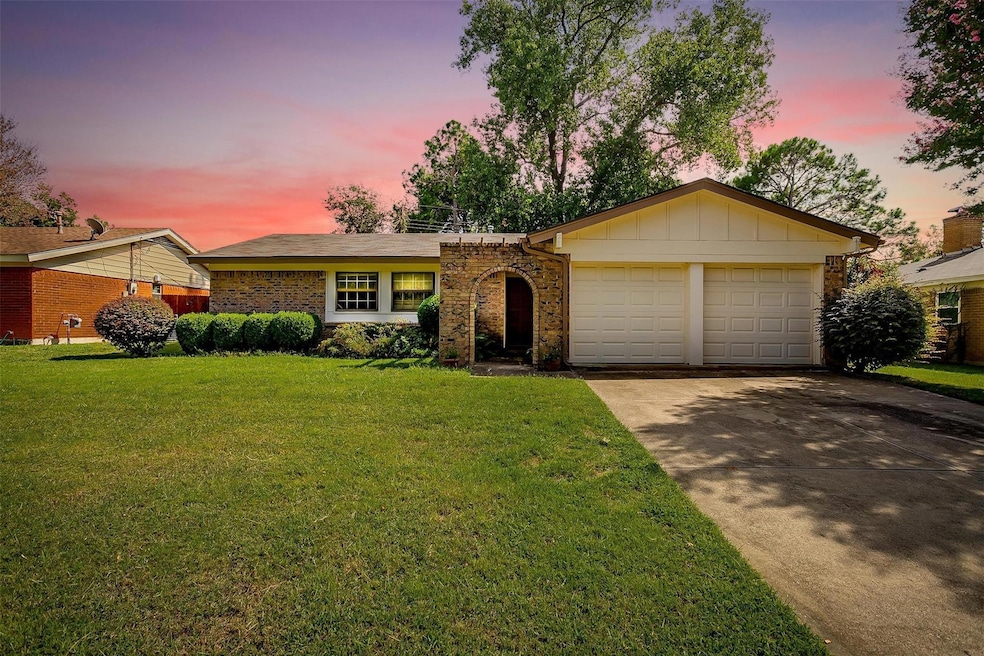 1904 Knoxville Dr, Bedford, TX 76022 - photo 1