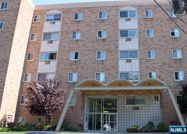 40 Zabriskie St, Hackensack, NJ 07601 - photo 1