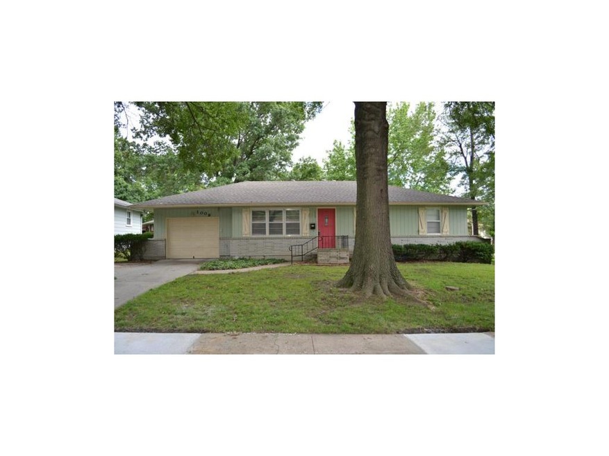 Well maintained ranch style home, in a mature neig