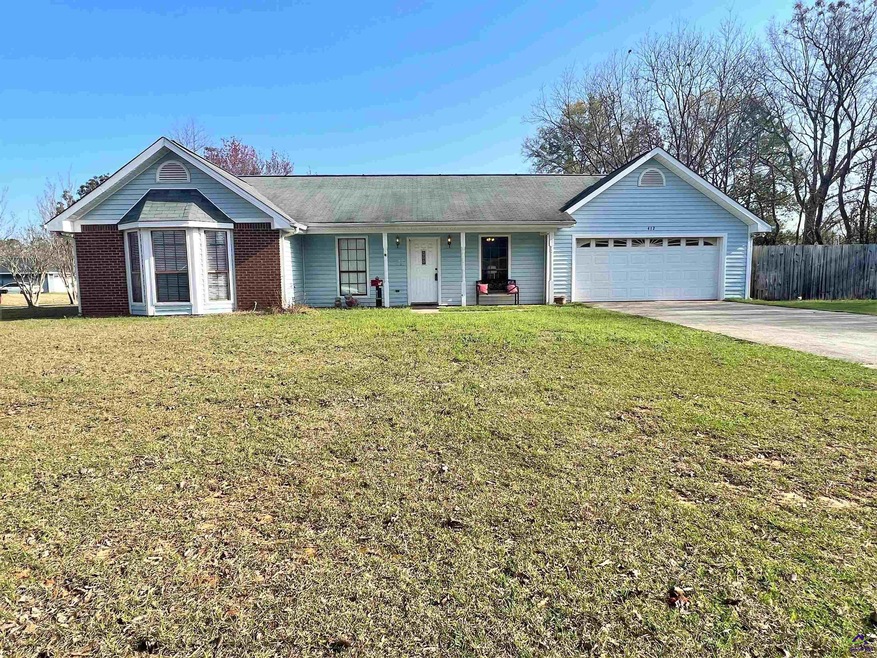 412 Sunshine Way, Warner Robins, GA 31093 - photo 1
