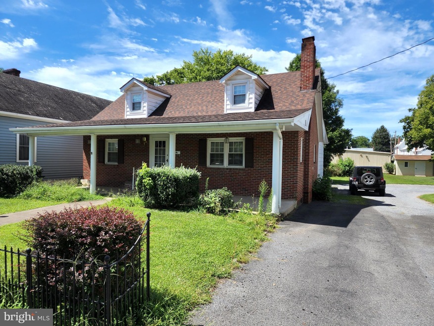 117 N Elm St, Moorefield, WV 26836 - photo 1