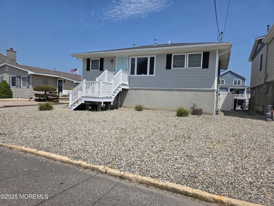 9 Neptune Rd, Toms River, NJ 08753 - photo 1