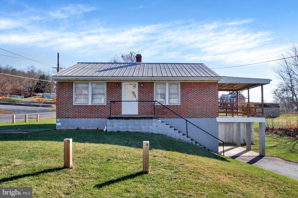 9350 Tomstown Rd, Waynesboro, PA 17268 - photo 1