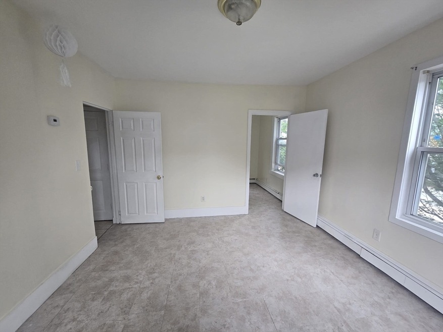 111 Brookline St unit 2, Lynn, MA 01902 - photo 1