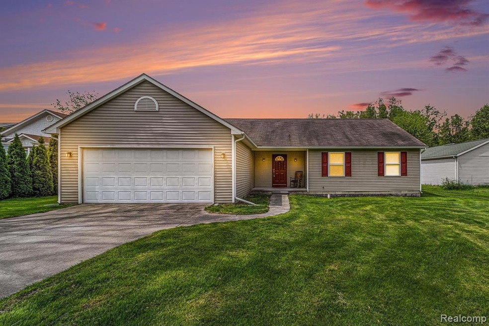 45 N Hospital Rd, Waterford, MI 48327 - photo 1