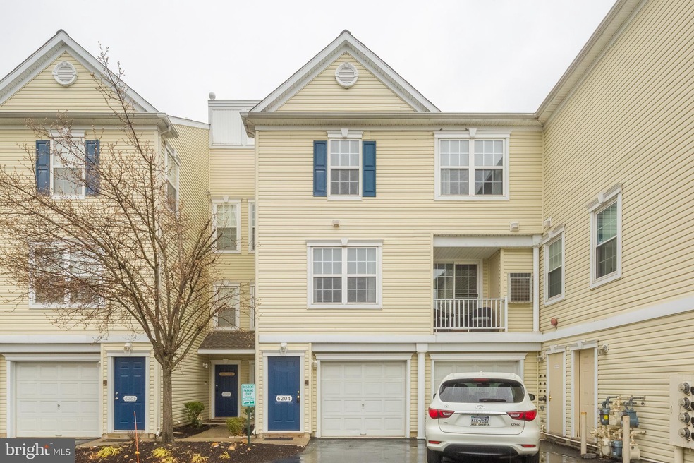 6204 Riverfront Dr unit 6204, Palmyra, NJ 08065 - photo 1
