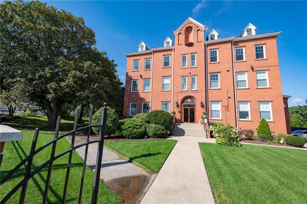 169 George St unit 302, Pawtucket, RI 02860 - photo 1
