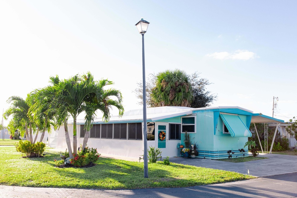 11055 SE Federal Hwy unit 34, Hobe Sound, FL 33455 - photo 1