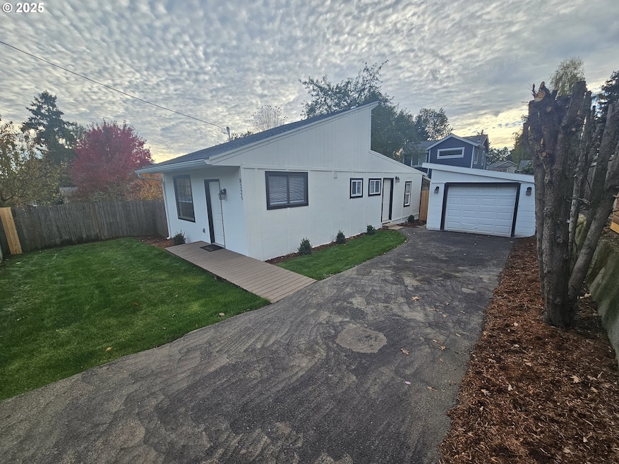 8125 SE 52nd Ave, Portland, OR 97206 - photo 1