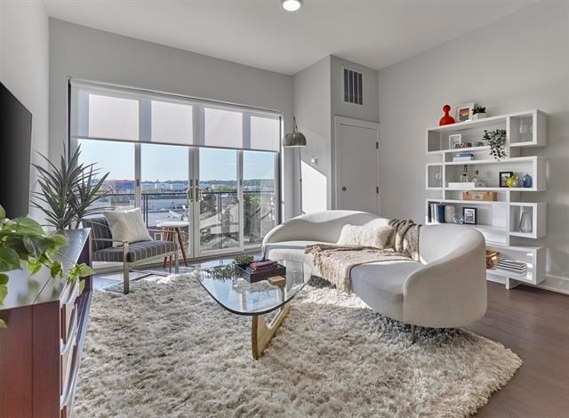 260 Avenue E unit 401, Bayonne, NJ 07002 - photo 1