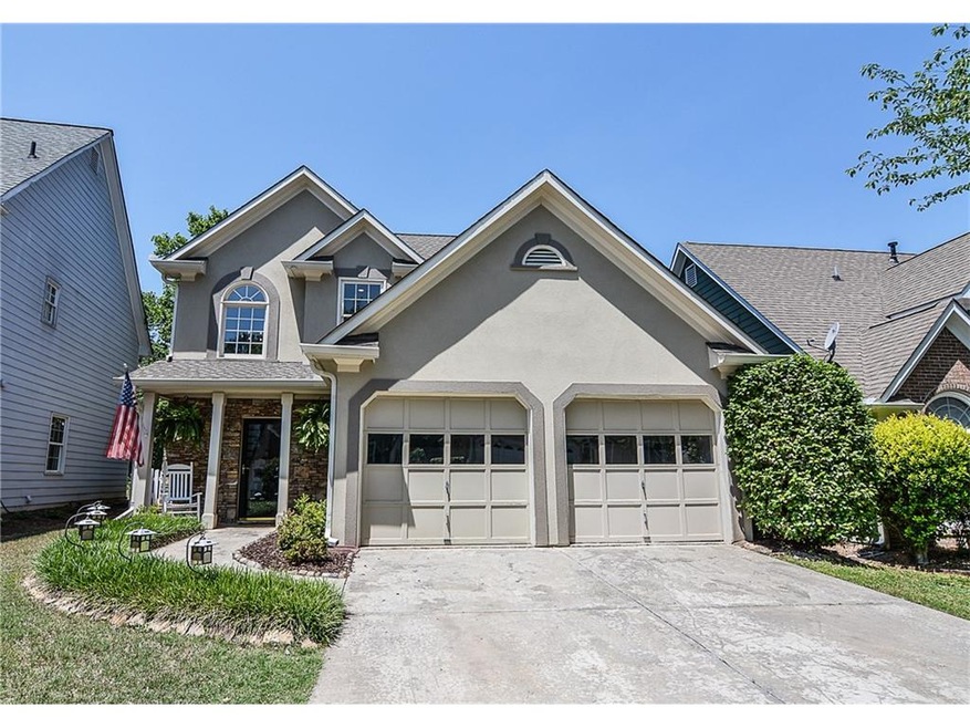 Beautiful traditional home in Briarwood Subdivisio