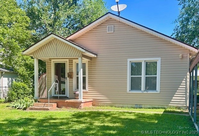 view of front exterior