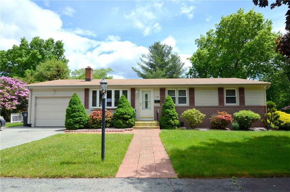 190 Lake Garden Dr, Cranston, RI 02920 - photo 1